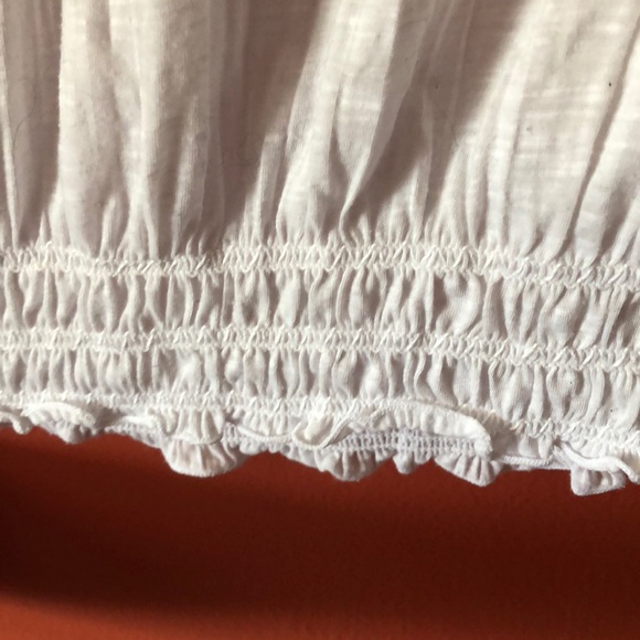 White top - Picture 3 of 4